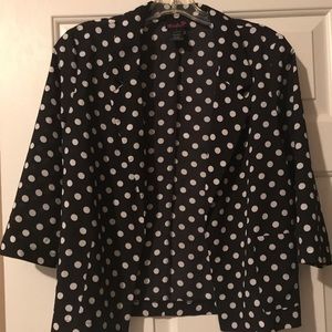Blk & white polka dot blazer 100% polyester Lsize